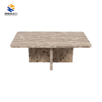 Table basse en marbre brossé/polissé sur mesure de la marque française de luxe KT STONE, design moderne, pour salon et hôtel