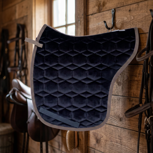 Almohadilla de lujo para silla de montar TOUGH TACK de terciopelo azul islandés con acolchado hexagonal - Product Image 5