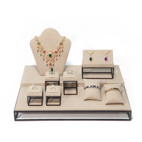 Ensembles de présentoirs à bijoux de luxe personnalisables en MDF, métal et velours, beige, pour colliers, boucles d'oreilles, bagues, avec logo personnalisé