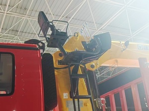 Grúa Montada en Camión HOWO 6x4 de 10T, 12T, 14T, Camión Grúa Shacman de Servicio Pesado para Minería, Construcción e Infraestructura - Product Image 2