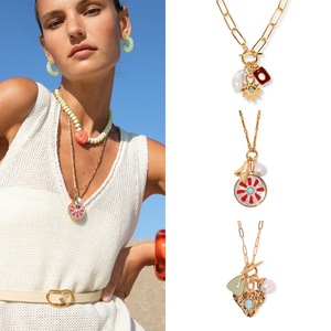 Nuevos Estilos 2024, Collar de Perlas Barrocas con Baño de Oro de 18k y Esmalte de Luna y Estrella para Mujer - Product Image 1