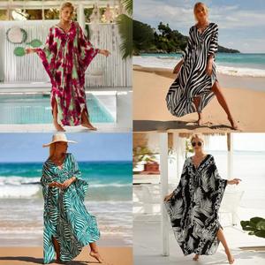 Robe de plage douce en viscose à col en V imprimé personnalisé pour femme, collection été 2026 - Product Image 3