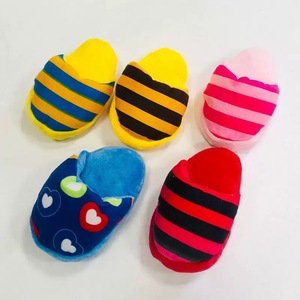 Juguete para Perro de Peluche Resistente a Mordidas, Zapatillas de Simulación, Alivio del Aburrimiento y el Estrés para Cachorros, con Sonido - Product Image 3