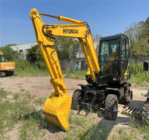 Used Hyundai 60w-7 Excavator 2017 <b>Model</b> <b>Engine</b> & Pump Included 42kw Power Good Working Condition in Shanghai - Product Image 1