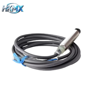 Capteur de proximité à haute sensibilité pour les systèmes de détection industriels E3F2-7B4-P1 - Product Image 1