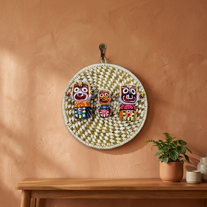 Panier en herbe tressé à la main avec garniture et poignée festives, écologique et élégant pour le rangement - Product Image 1