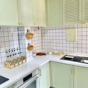 Gabinetes de Cocina Modernos de Madera Maciza Huipinju con Diseños Elegantes para el Espacio de la Cocina - Product Image 1