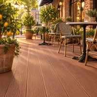 Dalles de terrasse en WPC pour balcon, légères et portables, idéales pour les terrasses d'appartements, petits patios, locations et studios.