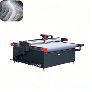 Équipement de découpe de préimprégnés en fibre de carbone sur mesure, découpeuse automatique de tissus composites de petite taille - Product Image 1