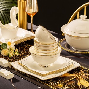 Service de table de luxe en porcelaine osseuse de Jingdezhen, 52 pièces, avec bordure dorée, vaisselle haut de gamme pour hôtel - Product Image 4