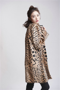 Abrigo de lana de oveja personalizado para <span class=keywords><strong>mujer</strong></span>, diseño sin cuello, lana de Cachemira, invierno, piel de oveja, estampado de leopardo, novedad de <span class=keywords><strong>2022</strong></span> - Product Image 4