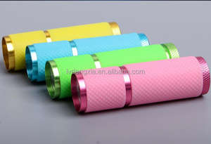 電池式ミニピンクLED懐中電灯、小型グローUV懐中電灯、9個のLEDライト付き、ポータブルライト、ネイルジェル用ネイルドライヤー - Product Image 2