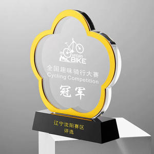 Cadeau de trophée de récompense de <span class=keywords><strong>cristal</strong></span> en métal en forme de fleur <span class=keywords><strong>d</strong></span>'artisanat de <span class=keywords><strong>verre</strong></span> de <span class=keywords><strong>cristal</strong></span> <span class=keywords><strong>d</strong></span>'affaires de souvenir personnalisé - Product Image 1