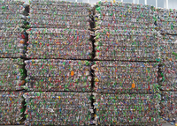 Recyclage des déchets plastiques post-consommation écologiques, flocons de bouteilles en plastique