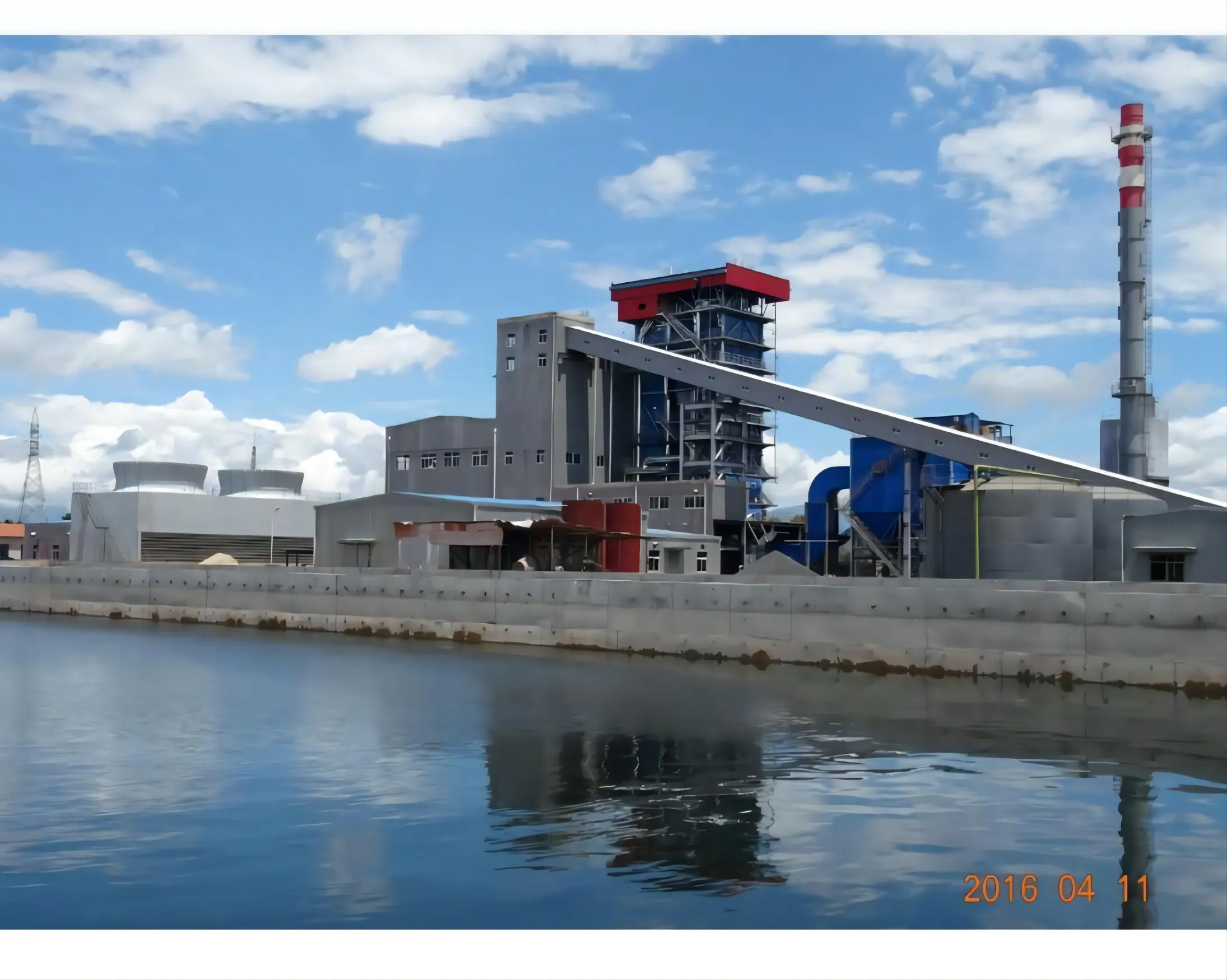 Construcción de una planta eléctrica, contractor de proyecto