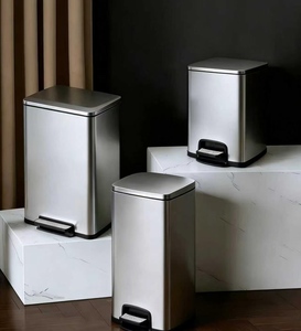 Cubo de Basura con Pedal de Acero Inoxidable, Gran Capacidad, para Salón de Belleza, Peluquería y Uso en Pasillos de Centros Comerciales - Product Image 1