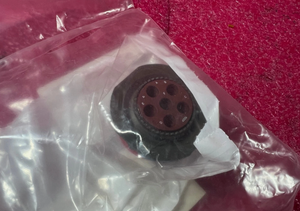 Conector Hembra de 4 Vías TV07RW-15-04S, Serie MIL-DTL-38999, Tamaño de Carcasa 15, Conector de Bayoneta Roscado - Product Image 4