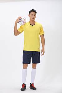 2025新设计聚酯纤维成人足球球衣套装儿童足球训练服 - Product Image 5