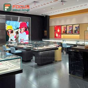 Vitrina de Exhibición de Joyería de Madera con Iluminación LED de Lujo, Diseño Interior de Tienda de Joyería Moderna de Alta Gama - Product Image 1