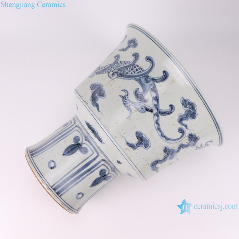 中国　景徳鎮製款　青花　神獣花文　八角面取瓶　高さ約48cm　V　R7338F 景徳鎮『青花八宝抱月扁瓶』