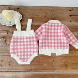 Ensemble trois pièces pour bébé Angou, nourrisson et tout-petit de 3 à 6 à 9 <span class=keywords><strong>mois</strong></span>, veste en jacquard à carreaux, barboteuse à bretelles, ensemble unique - Product Image 2