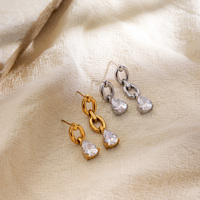 Boucles d'oreilles pendantes asymétriques J&D Jewelry avec chaîne à maillons et zircon en forme de poire, plaquées or 18 carats, en acier inoxydable, pour femmes