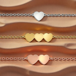 Bracciale da Donna in Acciaio Inossidabile Dorato a Forma di Cuore, Stile Coppia, Personalizzabile con Nome Inciso, Gioielli Regalo, Ordine all'Ingrosso - Product Image 3