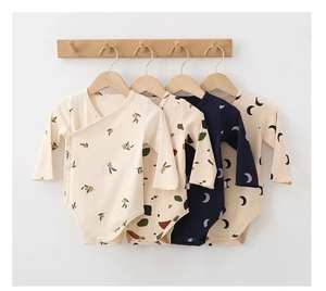 Vêtements pour bébé fille 0-4 mois, barboteuse en velours côtelé à manches longues pour bébé 0-6 mois, 100% coton, fermeture à boutons durable - Product Image 2