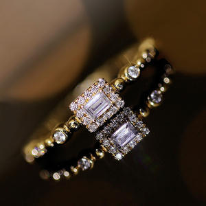 Anello di Diamanti T0462 in Oro Massiccio 18K con Diamante Naturale Taglio Smeraldo, Anello di Fidanzamento da Donna, Diamante Bianco Colore D - Product Image 1