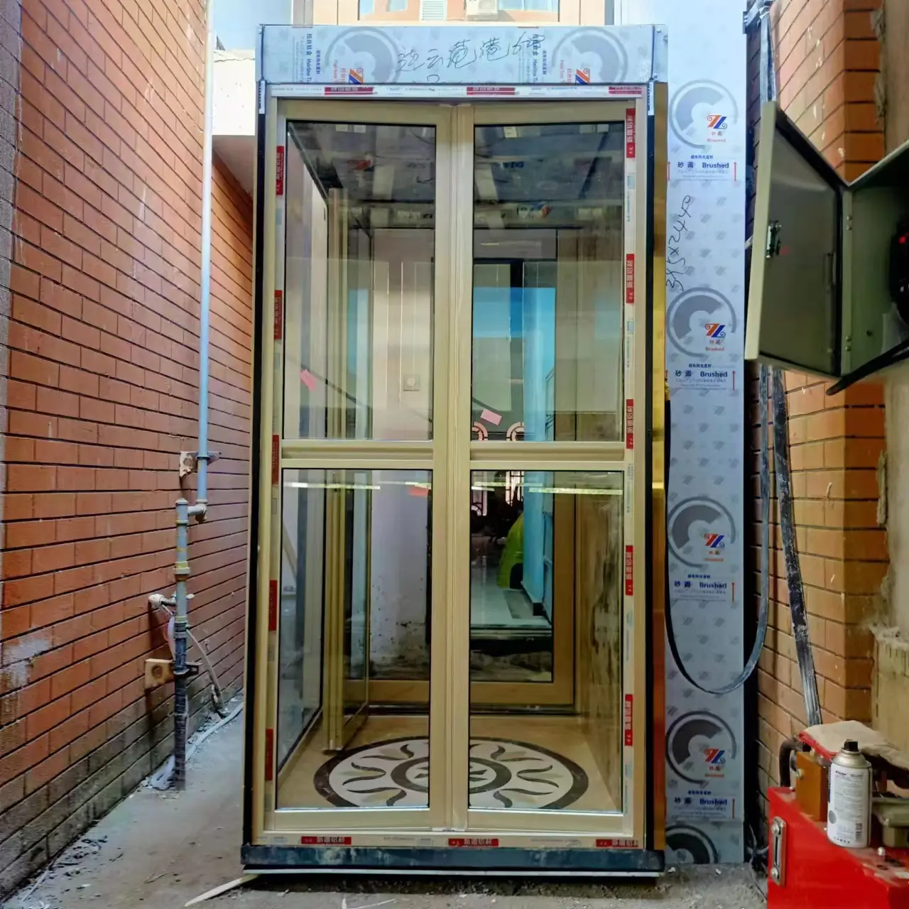 Lift Rumah Vertikal Hidrolik Dalam Ruangan Luar Ruangan Hotel Menggunakan Lift dengan Interior Mewah