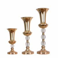Vases en métal doré français pour décorations d'allée de mariage, table d'honneur, réception d'hôtel, arrangement floral