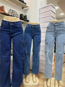 Nuova Moda 2024 Salopette da <span class=keywords><strong>Donna</strong></span> a <span class=keywords><strong>Vita</strong></span> <span class=keywords><strong>Alta</strong></span> e Vestibilità Ampia <span class=keywords><strong>Jeans</strong></span> in Denim di Stock Cinese con Tasche Cargo Multiple 3D Stile Y2K Casual High Street - Product Image 2