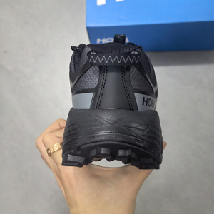 Mafate Three 2 Vente en gros Chaussures de randonnée pour hommes de haute qualité, personnalisées par un designer, basses, pour l'extérieur et tout-terrain, type baskets de marche et de course - Product Image 3