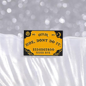 Cadılar bayramı korku Ouija sihirli broş kişilik sırt çantası giyim döküm tekniği için gizemli gotik alfabe alaşım rozeti - Product Image 3