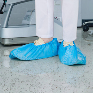 Scarpe antipolvere monouso antiscivolo per la sicurezza medica copriscarpe impermeabili in tessuto Non tessuto per uso domestico da laboratorio - Product Image 2