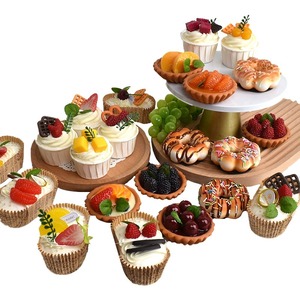Nouveau produit : Modèles de gâteaux artificiels en forme de crème glacée, fausses créations artistiques tendance pour anniversaires et mariages, personnalisables - Product Image 6