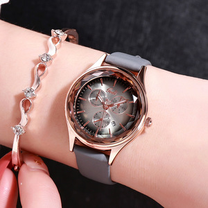 Montre à bracelet en cuir pour femmes populaire, design à trois aiguilles, montre à quartz décontractée pour étudiants - Product Image 1