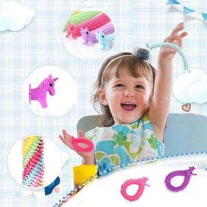 กำไลข้อมือยืดหยุ่นลายยูนิคอร์น, กำไลเจล TPR นุ่มระบายอากาศและลดแรงกดดัน สีสันการ์ตูน บรรเทาความเครียด - Product Image 6