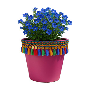 Pot de fleurs rose à pompons NF Lauren, marque privée, pot décoratif ethnique en plastique, pot de bureau bohème peint à la main avec visage de personnage - Product Image 1