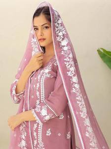 Kurta De Seda Pura Regular Bordado Floral Rosa Con Pantalón Con Dupatta - Product Image 2