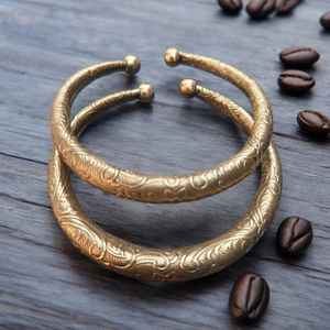 Conjunto de 4 brazaletes bohemios de latón africano, brazalete de joyería de latón estilo boho de forma única. - Product Image 3