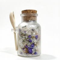 Sel de Bain Énergisant Brineblum, Sel d'Epsom Naturel Mélangé à des Fleurs Séchées dans un Pot en Verre Dépoli avec Cuillère en Bois pour Spa à Domicile