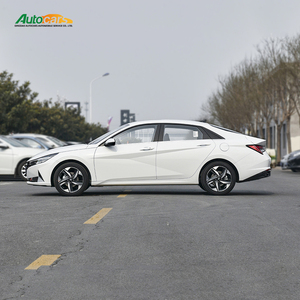 Hyundai Elantra <span class=keywords><strong>1</strong></span>.5P d'occasion 2022, boîte automatique, sièges en cuir, caméra de recul, traction avant, pneus R17, prêt à être expédié - Product Image 4