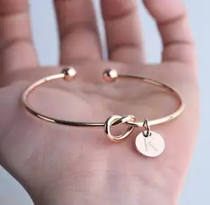 Handmade Cá Nhân Ban Đầu Vòng Tay Bangles A-Z 26 Letters Charm Tình Yêu Bangles Đối Với Phụ Nữ Cô Gái Ladies Giá Rẻ Nhà Máy Giá