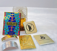 Étiquettes de flacons de parfum en métal avec logo personnalisé, autocollants de parfum en métal gaufré et étiquettes en aluminium provenant de fournisseurs chinois
