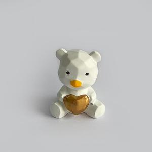 Figurine d'ours en résine blanche à facettes géométriques avec cœur doré, mini ornement de table, cadeau de la Saint-<span class=keywords><strong>Valentin</strong></span>, décoration de bureau à domicile, statue - Product Image 1