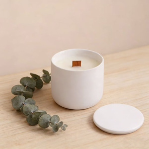 Bocaux à bougies en céramique de luxe de haute qualité avec couvercle et motif en relief – Lanternes décoratives aromatiques pour la maison, marque Lingka, Hebei, Chine, vente chaude - Product Image 6