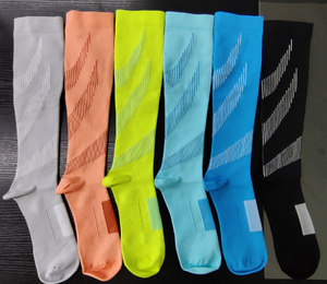Chaussettes <span class=keywords><strong>de</strong></span> compression <span class=keywords><strong>de</strong></span> basketball sans couture pour femmes et hommes, nouveau style personnalisé, 20-30 mmHg, <span class=keywords><strong>sport</strong></span> - Product Image 1
