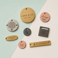 Étiquette métallique gravée avec logo, plaque époxy de marque pour jeans, sacs à main, chaussures, plaque métallique émaillée, finition premium, fourniture d'usine OEM ODM