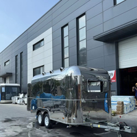 Camion de restauration mobile en acier inoxydable brillant avec design résistant à la rouille pour la vente de fast-food, bonbons, chips, hot-dogs, cuisine mobile